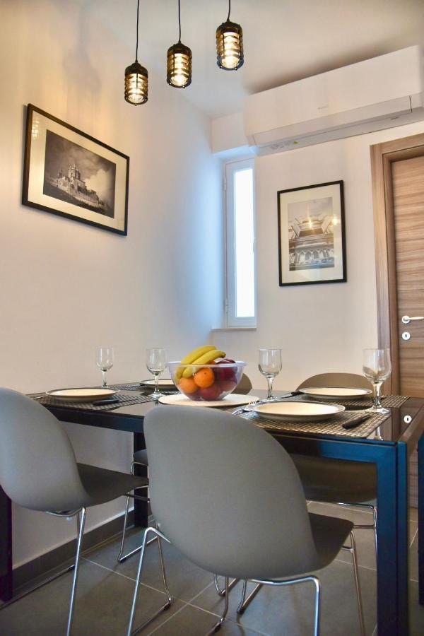 Bright & Modern 2-Bedroom, 4Th Floor Apartment In Gzira, Malta ภายนอก รูปภาพ