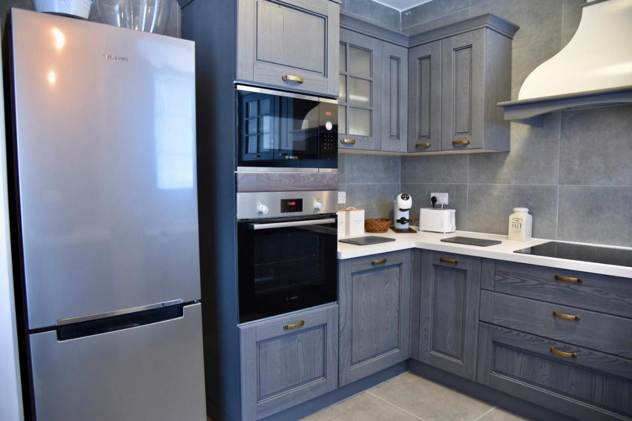 Bright & Modern 2-Bedroom, 4Th Floor Apartment In Gzira, Malta ภายนอก รูปภาพ