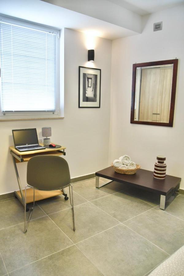 Bright & Modern 2-Bedroom, 4Th Floor Apartment In Gzira, Malta ภายนอก รูปภาพ