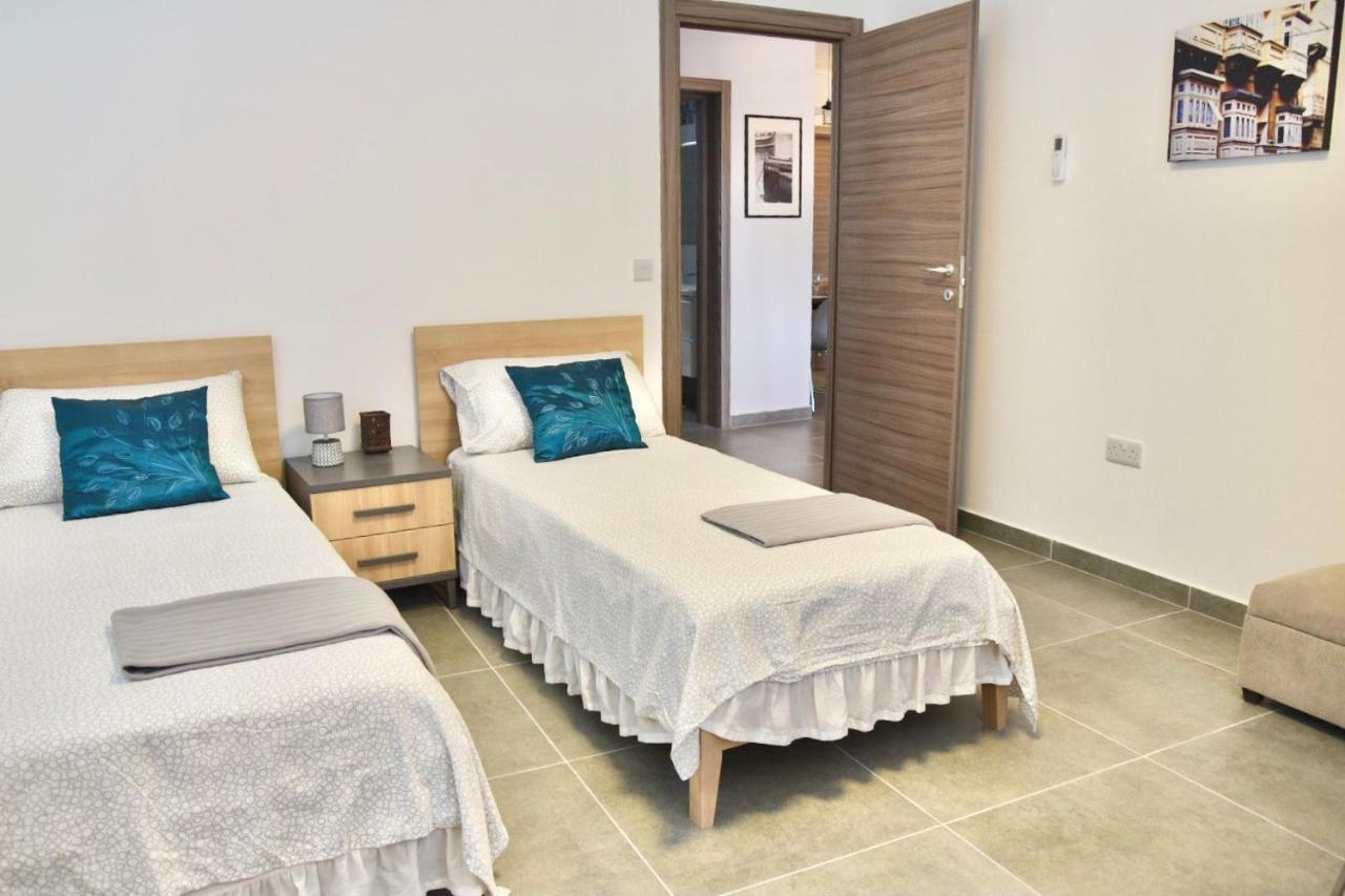 Bright & Modern 2-Bedroom, 4Th Floor Apartment In Gzira, Malta ภายนอก รูปภาพ