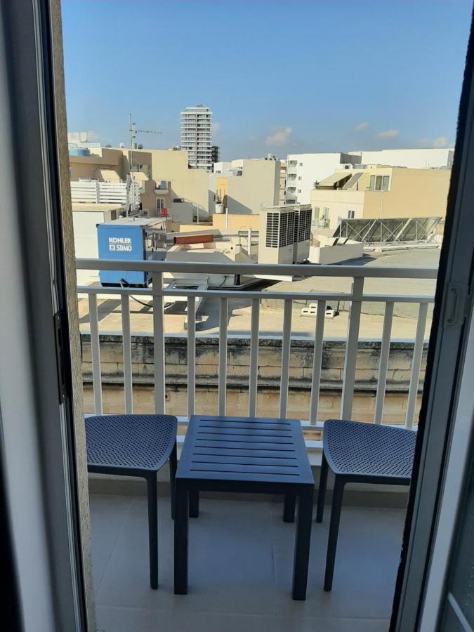 Bright & Modern 2-Bedroom, 4Th Floor Apartment In Gzira, Malta ภายนอก รูปภาพ